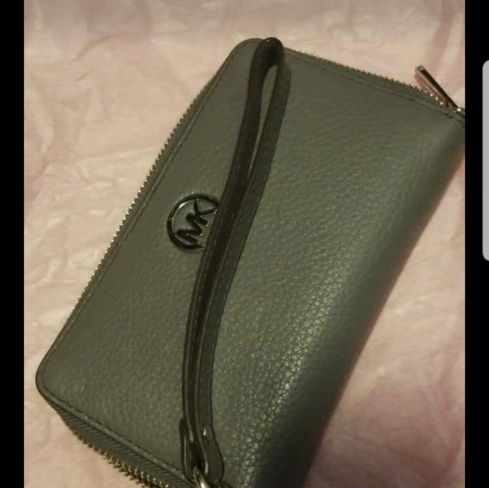 MK wristlet